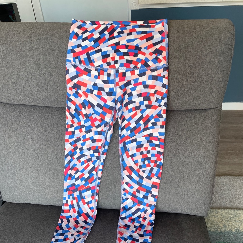 Lululemon Size 4 Wunder Train Leggings. 28 inch inseam.